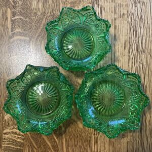 Tarentum Green Serving Fruit Bowls (3) Cane Pattern Saw‎ Tooth Trim